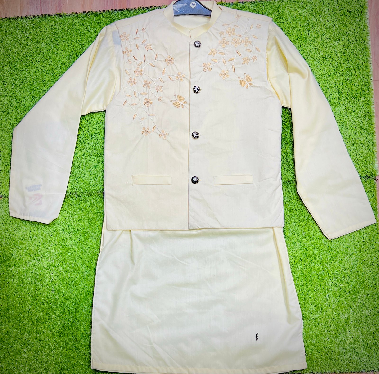 img_1936 Shalwar kameez - Image 1