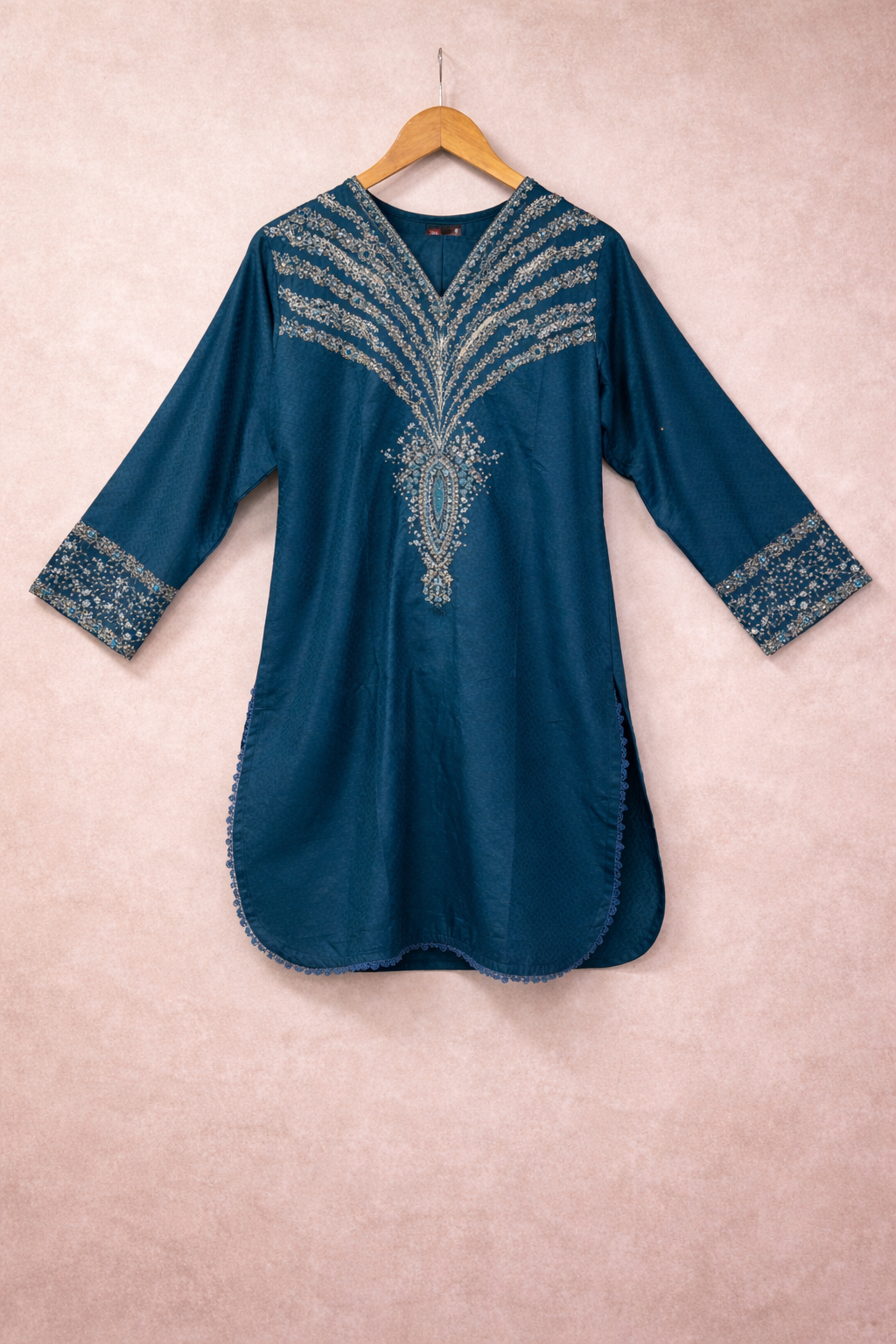 1bca6c5e-2adc-464d-9c73-70407a6c2310 Women Suit - Image 1